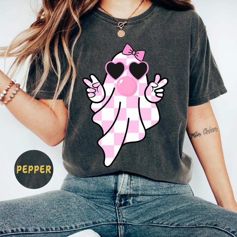 Cute Girly Ghost Blowing Bubble Tee - Retro Checkered Bow Ghost Shirt - Adorable Pink Ghost T-Shirt - Perfect for ‘On Wednesdays We Wear Pink, Gift fo
