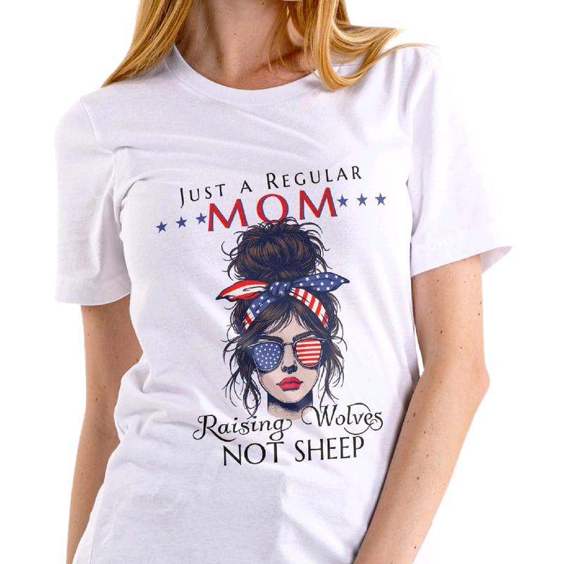Regular Mom Raising Wolves t-shirt for Women - Top, Womenswear Comfort Comfortable Everyday Printed, Crewneck Cotton Lady
