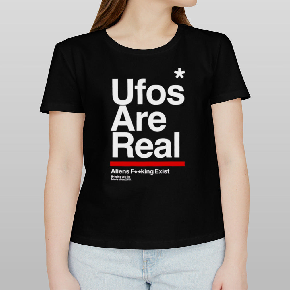 Tom Delonge wearing Ufos are real aliens fucking exist shirt