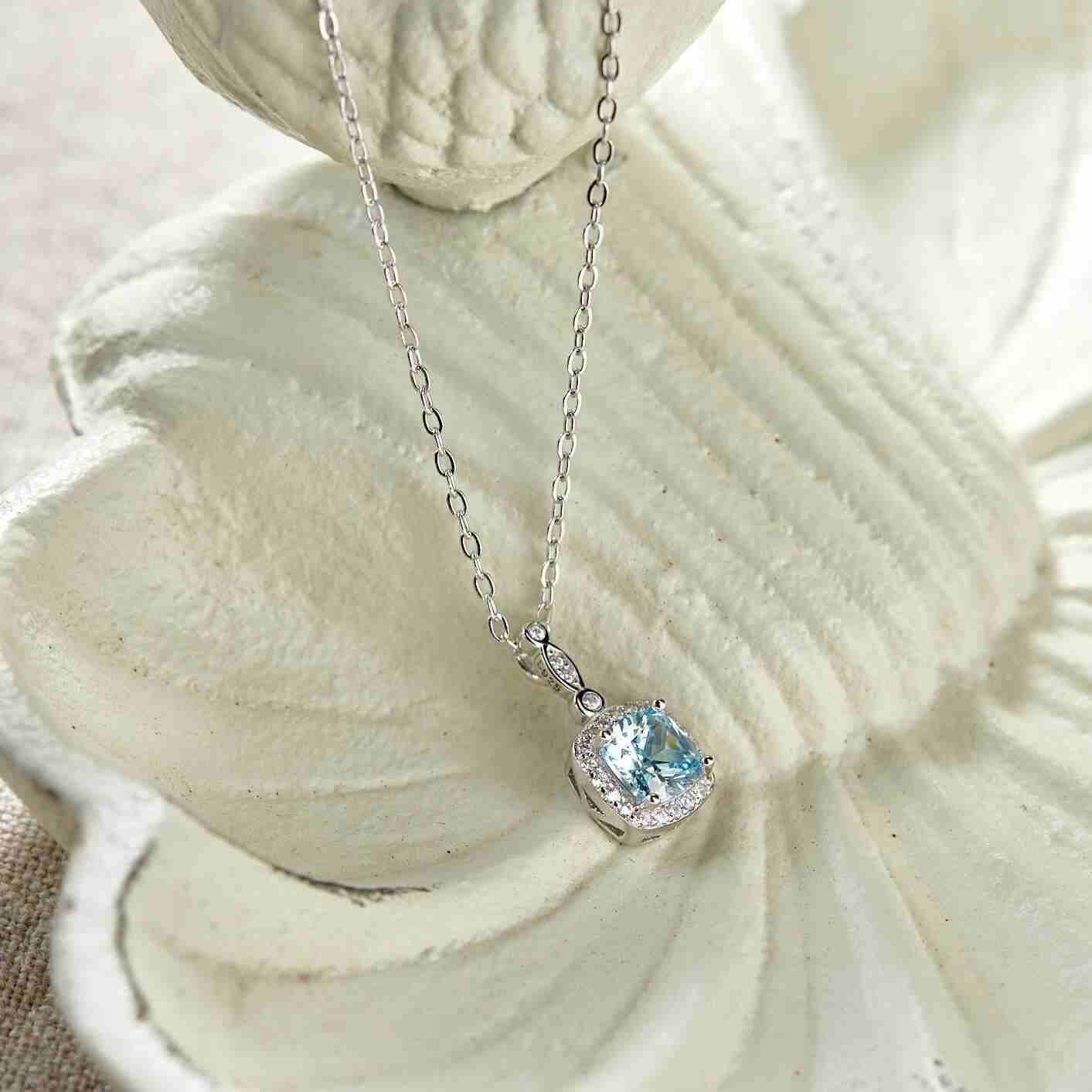 Aquamarine Baroque Necklace