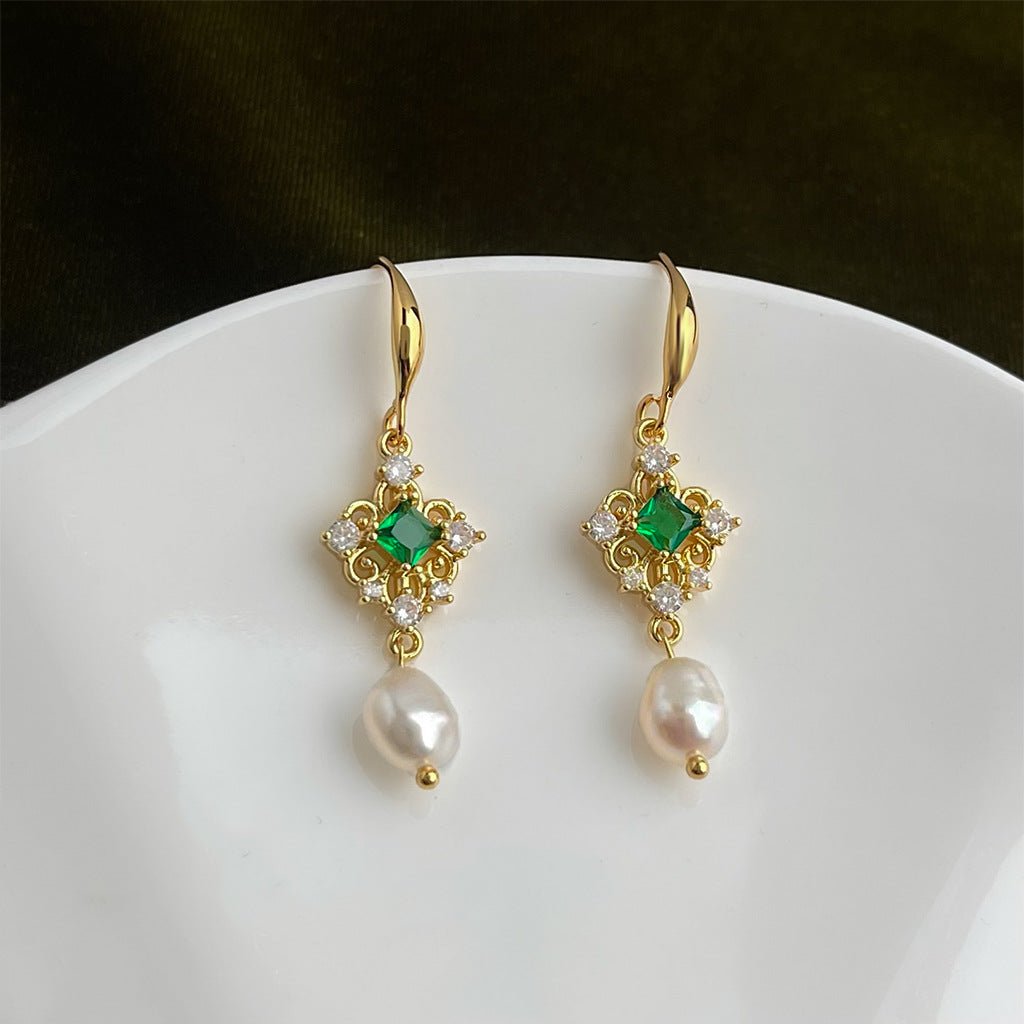[Sample Sale] Daphne Emerald Pearl Earrings