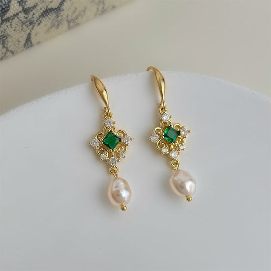 [Sample Sale] Daphne Emerald Pearl Earrings