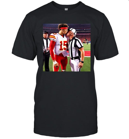Patriots Matthew Judon Kansas City Chiefs Patrick Mahomes Player Kissing Referee T-Shirt