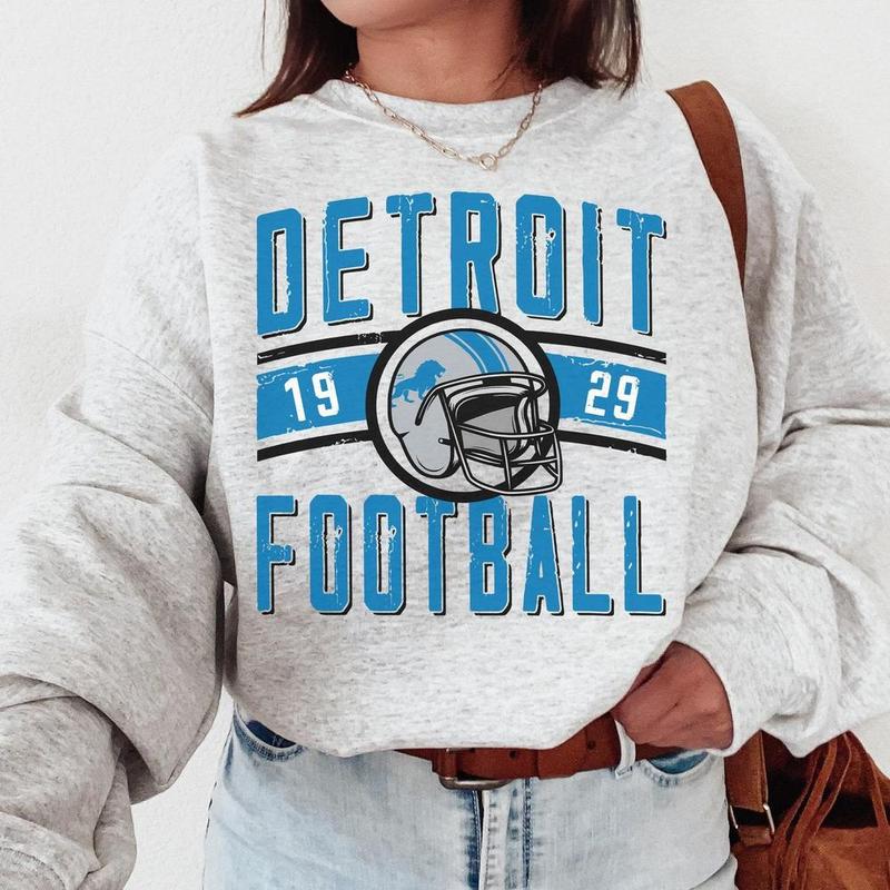 Vintage Detroit Football Crewneck Sweatshirt / T-Shirt, Lions Sweatshirt, Lion Football T-Shirt Casual Round Neck