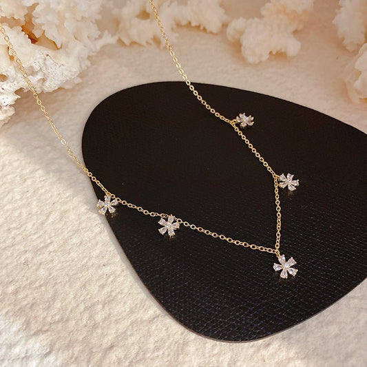 Flower Choker - Winona