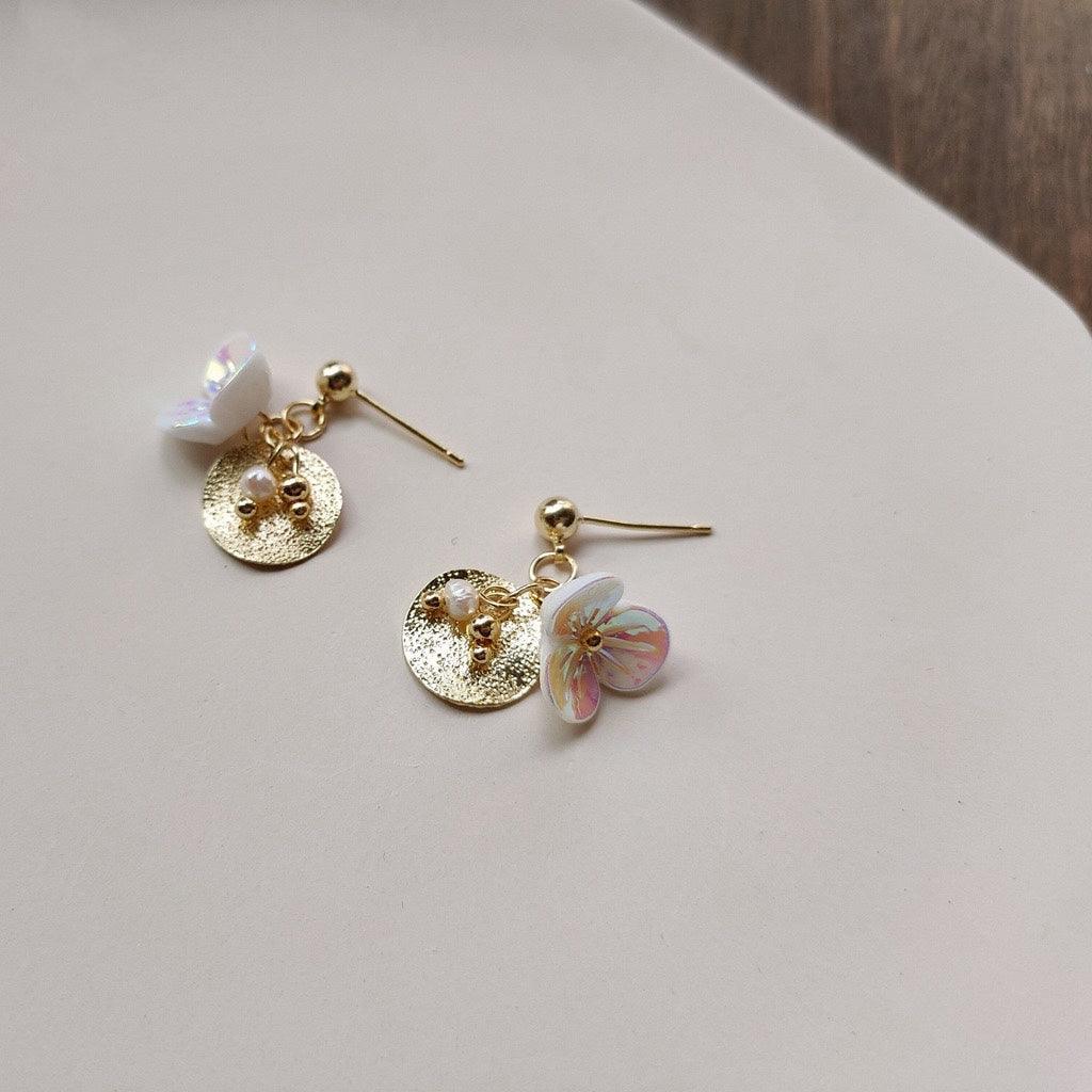 Flower & Pearl Stud Earrings - Leah