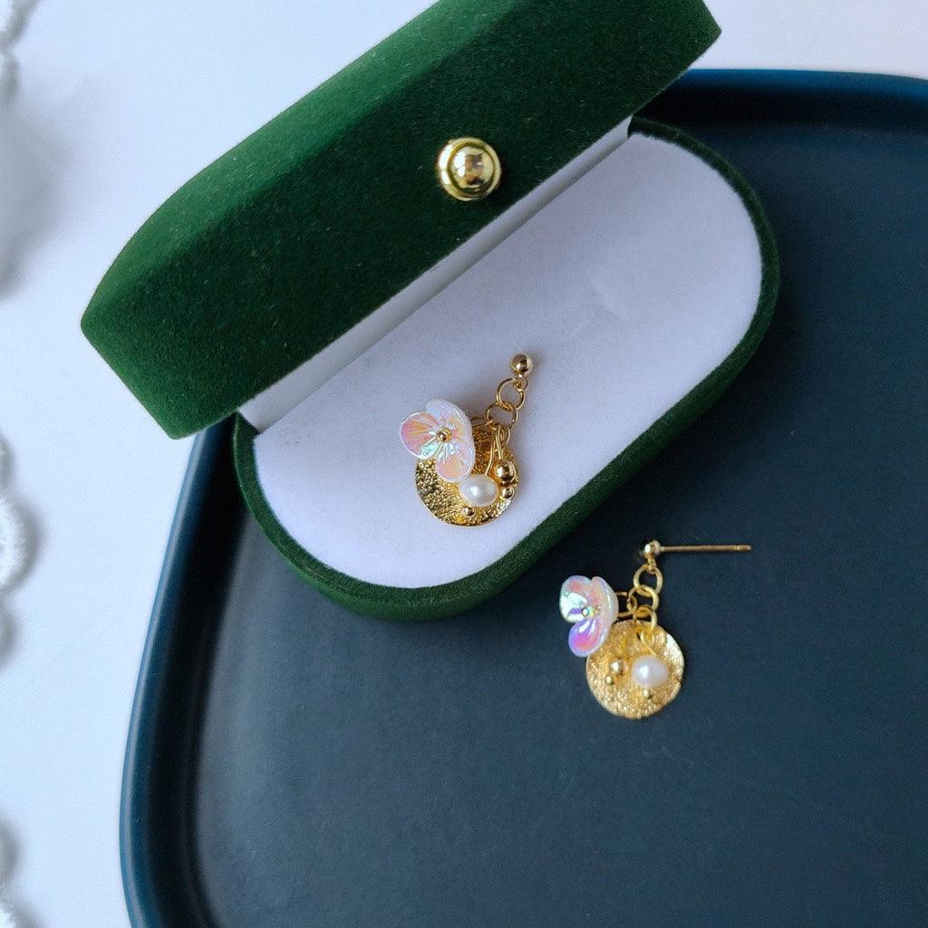 Flower & Pearl Stud Earrings - Leah