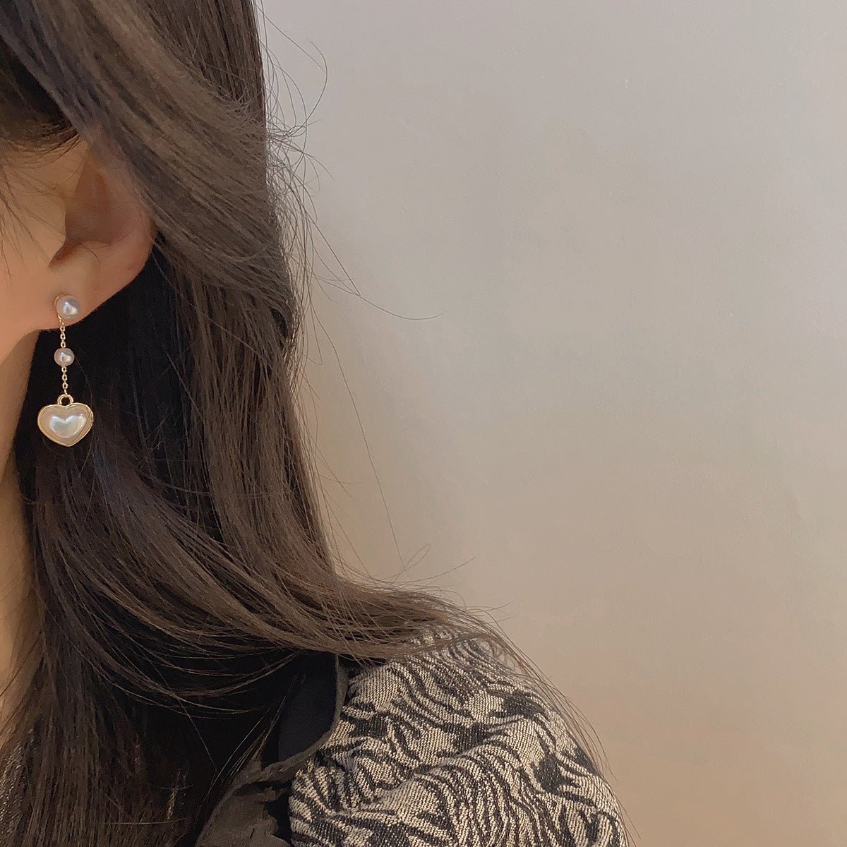 [Sample Sale] Pearl Heart Earrings