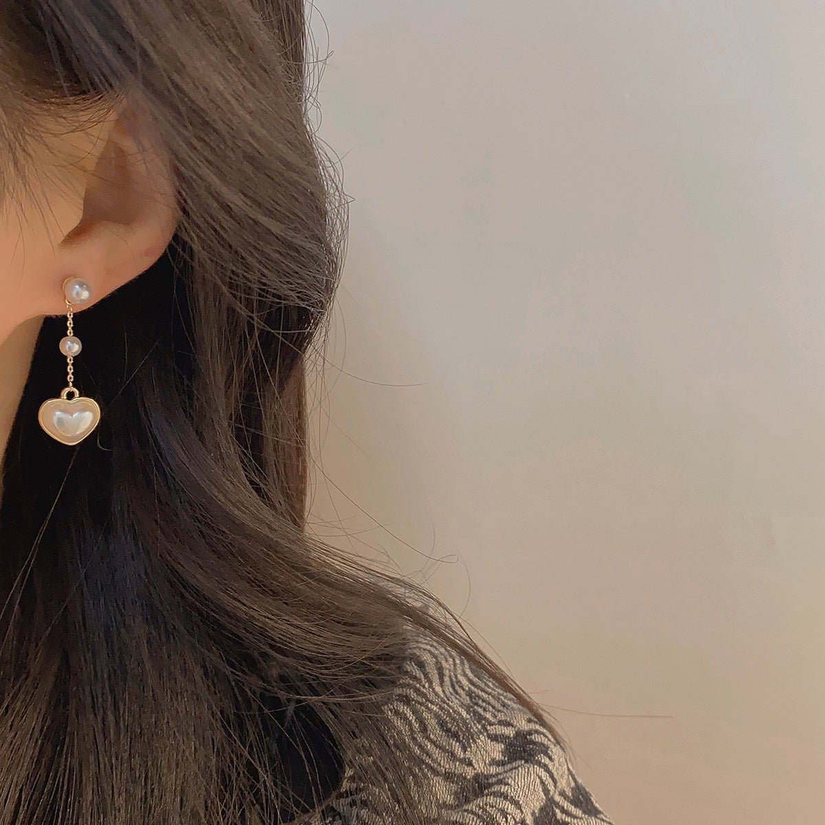 [Sample Sale] Pearl Heart Earrings