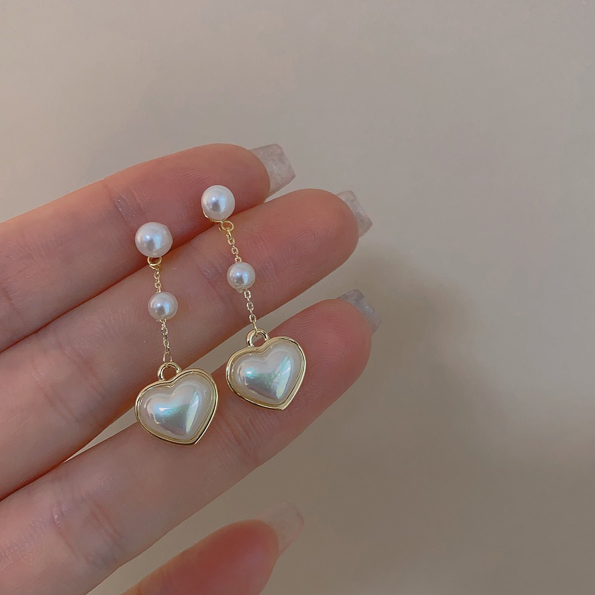 [Sample Sale] Pearl Heart Earrings
