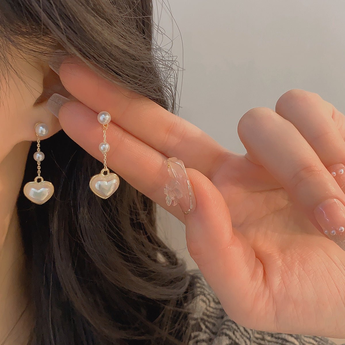 [Sample Sale] Pearl Heart Earrings