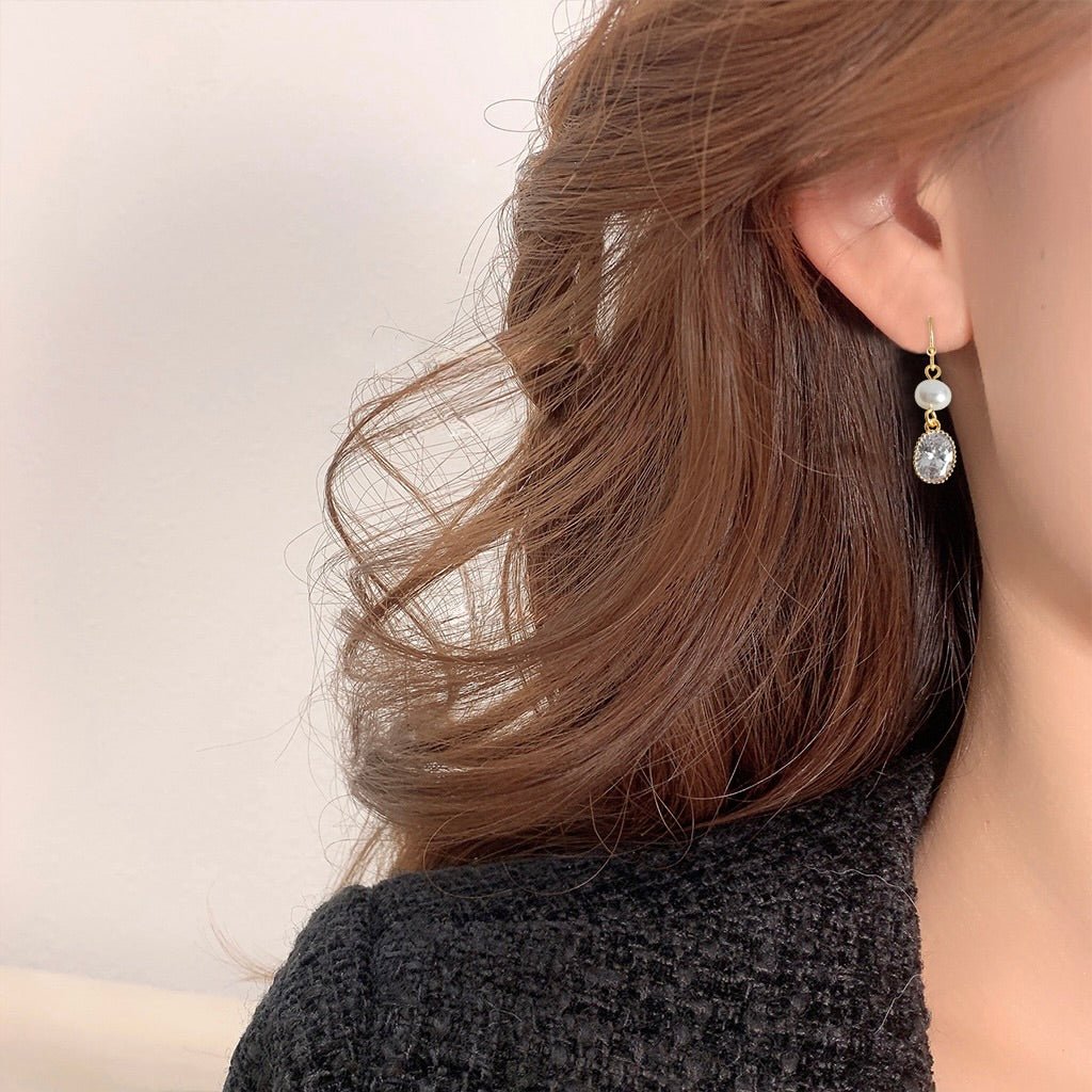 [Sample Sale] Pearl of the Moon Earrings