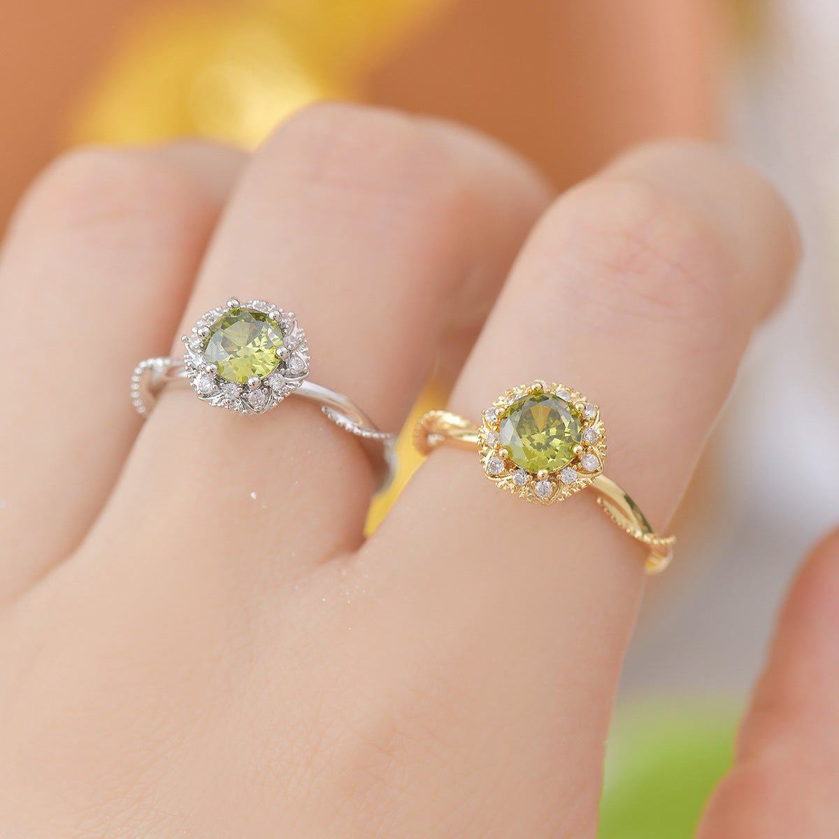 Twist Peridot Ring in Gold