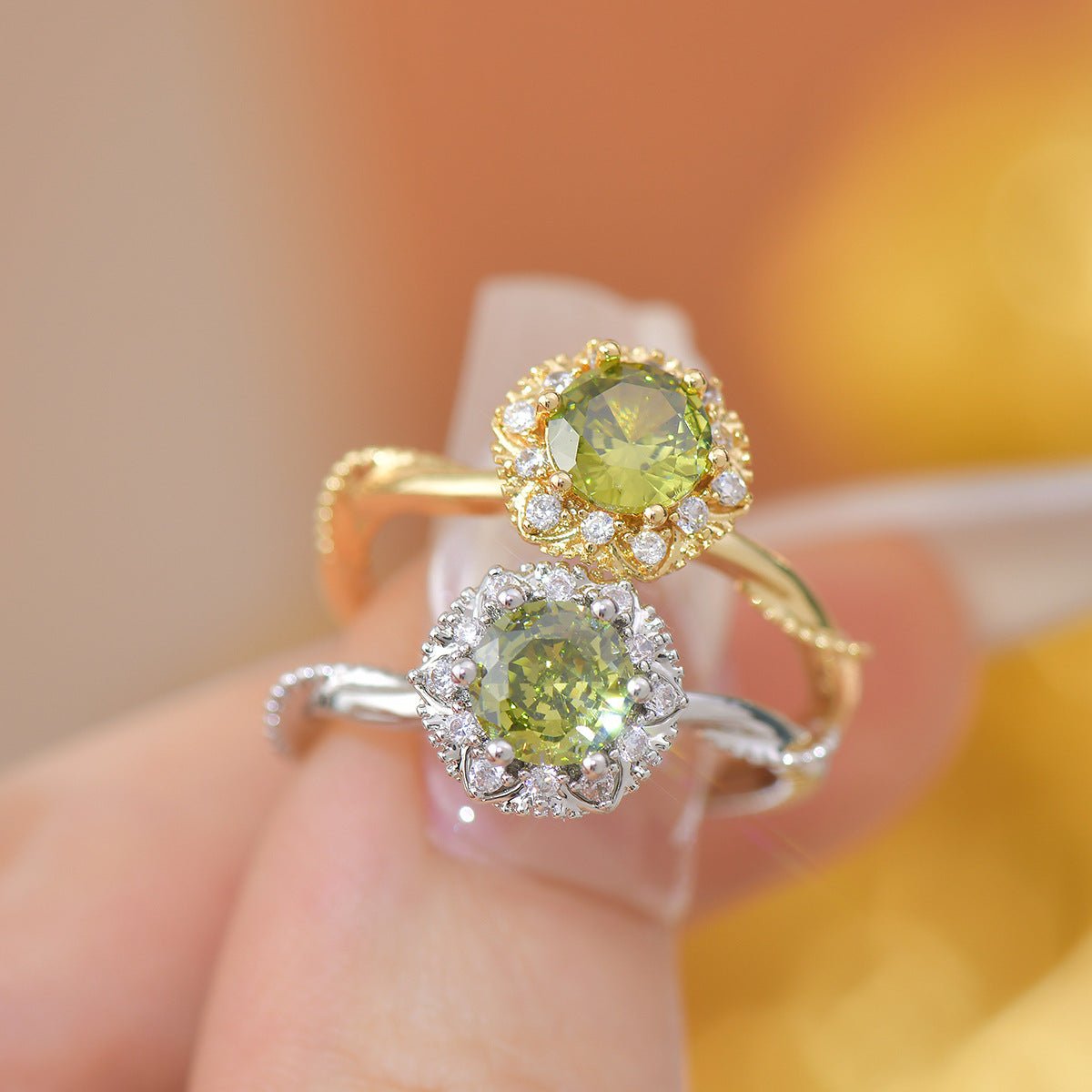 Twist Peridot Ring in Gold