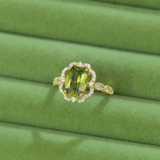 Verdant Fleur Royale Ring